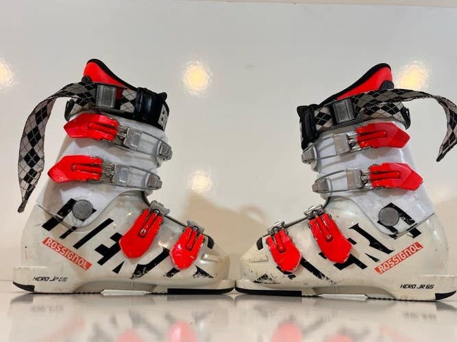20.5. Rossignol Hero JR 65 Ski Boots w/ Booster Strap (Used)
