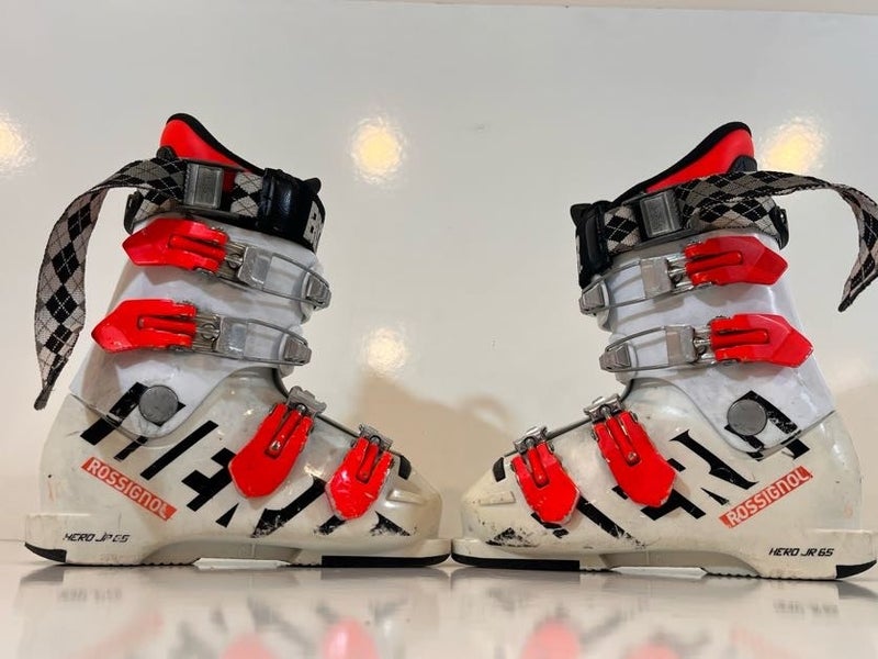 20.5. Rossignol Hero JR 65 Ski Boots w/ Booster Strap (Used)