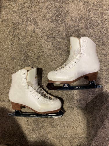 Jackson Artiste Figure Skates | Size 2.5