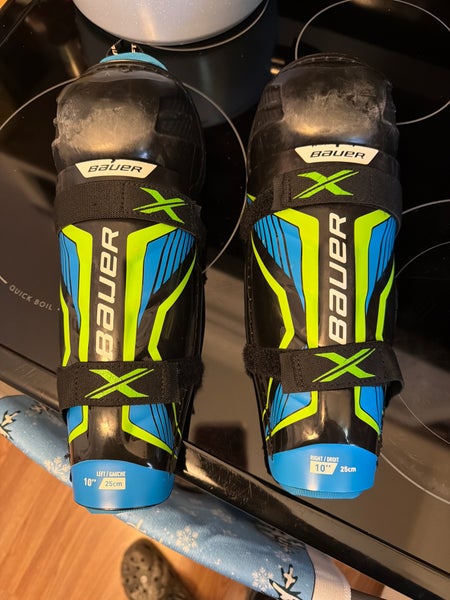 Youth Bauer 10" Shin Pads (Used)
