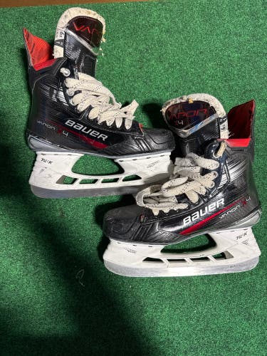 Intermediate Bauer Vapor X4 Hockey Skates (Fit 1) Size 6.5 (Used)