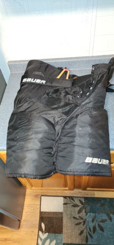 Senior XXL Bauer Hockey Pants (Used)