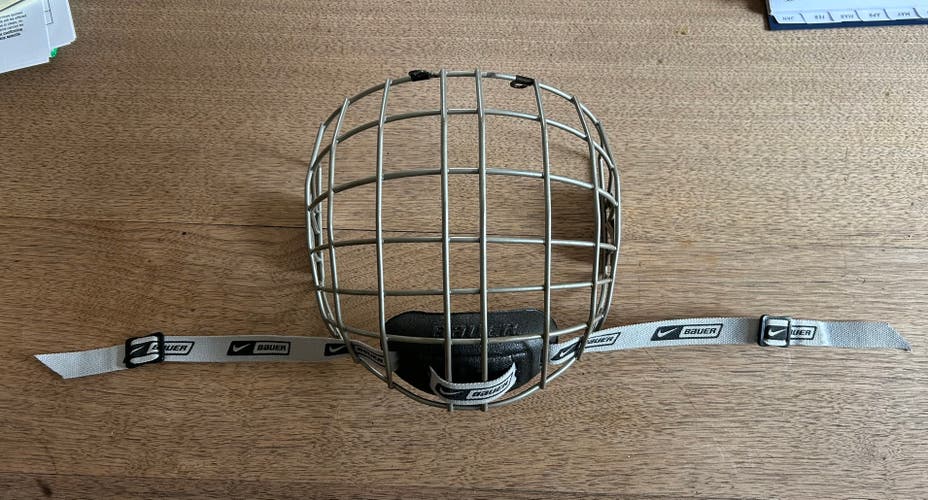 Large Nike Bauer FM4500 Full Cage (Used)