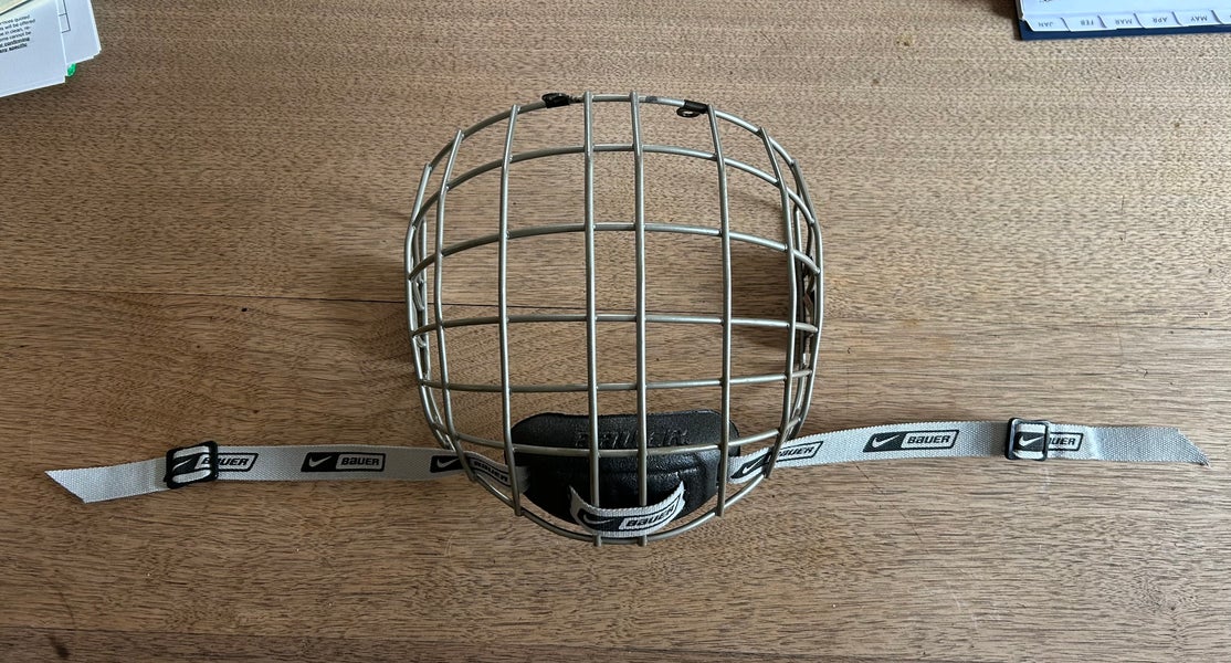 Large Nike Bauer FM4500 Full Cage (Used)