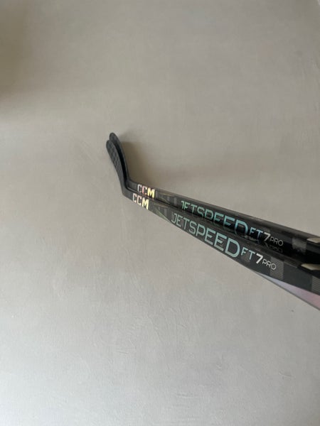 *2 Pack* of New 95 Flex P28M Senior CCM Jetspeed FT7 Pro Right Hand Pro Stock Hockey Sticks