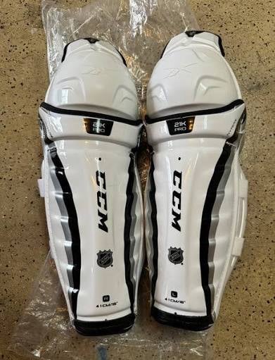 New Pro Stock CCM 21K 16" Shin Pads Pro Stock (New)