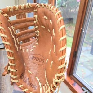 2024-25 Wilson RH 1b A1000 Glove 12.5" (Like New)