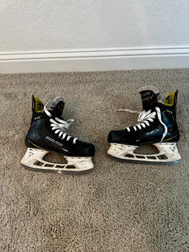 2022 Bauer Supreme M4 Hockey Skates 6.5 (Used)
