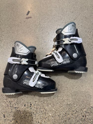 Mondo 19 & 19.5 Kid's Fischer Ski Boots Soft Flex | Boot Sole- 231mm | (Used)