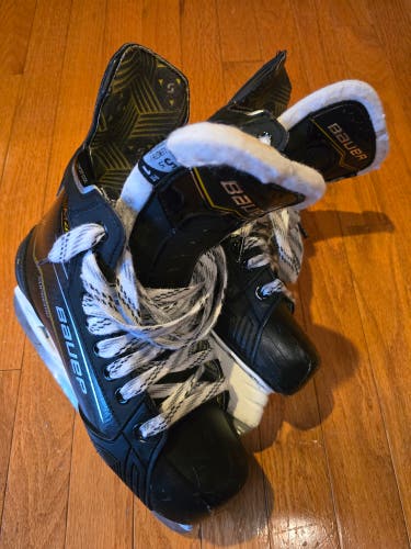 2024 Bauer Supreme M40 Hockey Skates Size 5.5 (Used)