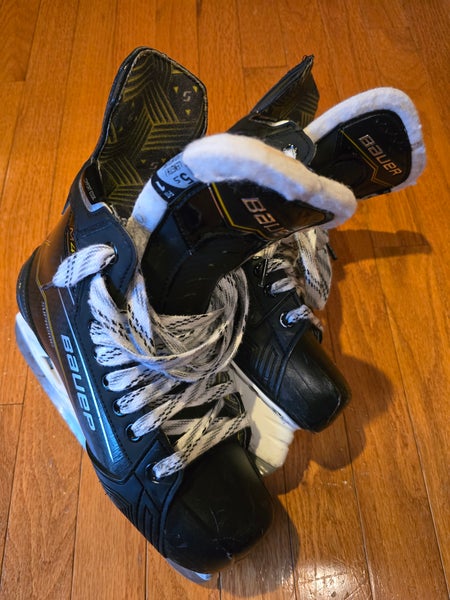 2024 Bauer Supreme M40 Hockey Skates Size 5.5 (Used)