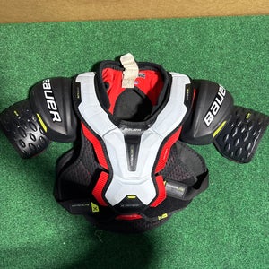 Bauer Vapor Hyperlite Shoulder Pads (Used) | Intermediate Medium