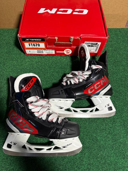 Senior CCM JetSpeed FT670 Hockey Skates (Regular) Size 7 (New)