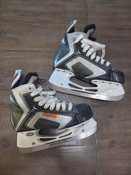 Easton SE6 Hockey Skates Regular Width (Used-Like New))