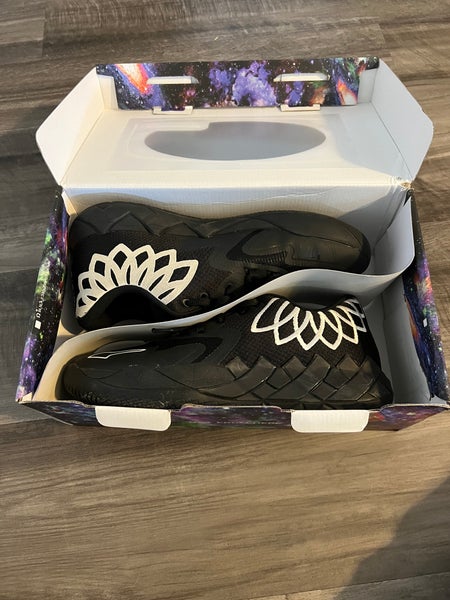 Men's Size M 9.5 (W 10.5) Puma Shoes (Used)