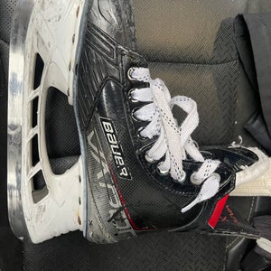 2021 Bauer Vapor 3X Hockey Skates Regular Width Size 5.5 (Used)