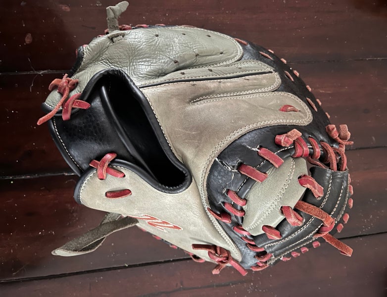 Marucci Caddo RH Catcher's Baseball Glove 31" (Used)