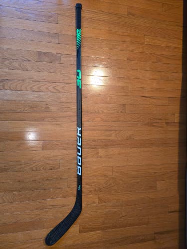Junior Bauer Nexus Performance Right Handed Hockey Stick P28 (Used)