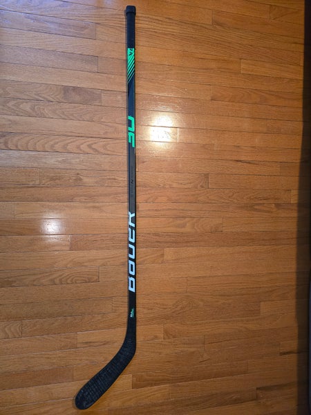 Junior Bauer Nexus Performance Right Handed Hockey Stick P28 (Used)
