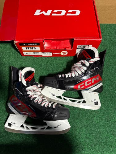 Senior CCM JetSpeed FT670 Hockey Skates (Regular) Size 9.5 (New)