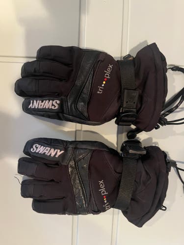 Black Swany Large Kids Unisex Gloves (Used)