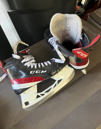 2023 CCM JetSpeed FT6 Hockey Skates Narrow Width 8.5 (Used)