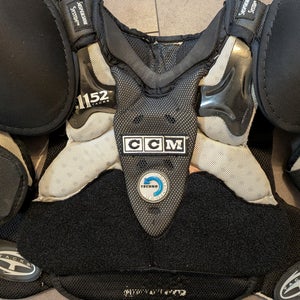 Men's Medium Senior CCM Tacks 1152 Shoulder Pads (Used)