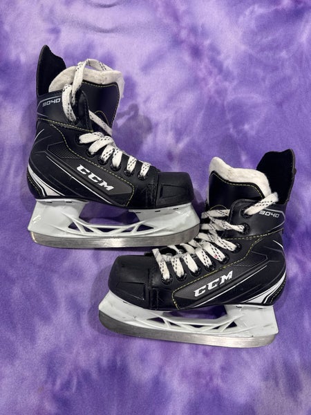 Youth CCM Tacks 9040 Hockey Skates Regular Width 13 (Used)