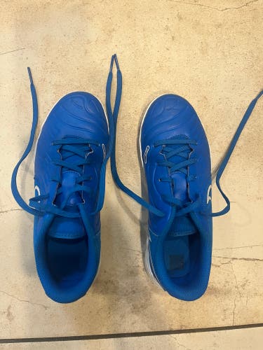 Blue Kids 3Y (Big Kids / Youth) Nike Indoor Cleats (Used)