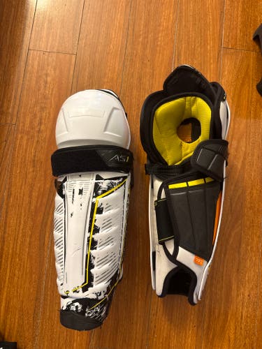 Senior CCM Super Tacks AS1 15" Shin Pads (Used)