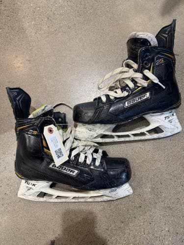 Senior Bauer Supreme 2S Hockey Skates Regular Width 8 (Used)