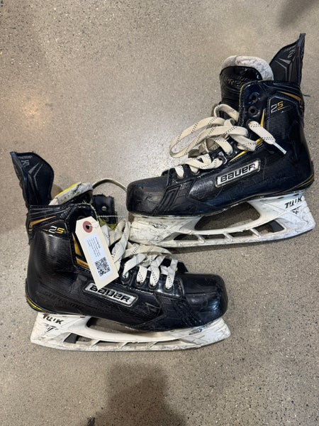 Senior Bauer Supreme 2S Hockey Skates Regular Width 8 (Used)