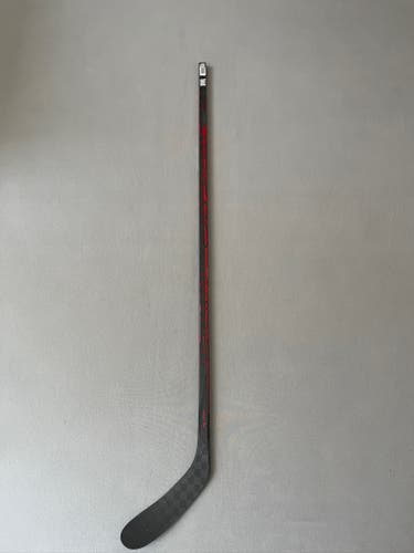 Like New 65 Flex P28 Senior CCM Jetspeed FT4 Pro Right Hand Hockey Stick