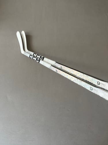 *2 Pack* of New 55 Flex P29 Intermediate CCM Ribcor Trigger 9 Pro Right Handed Hockey Sticks