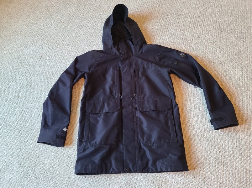 Black 2L Gorextex jacket size M