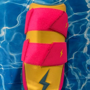 Adult Bruce Bolt 9" Elbow Guard (Used)