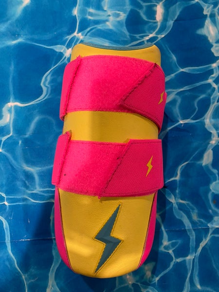 Bruce Bolt 9" Elbow Guard (Used)