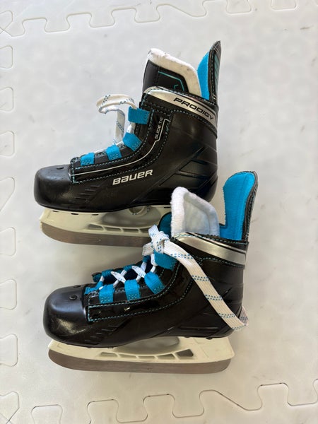 Bauer Prodigy Hockey Skates Regular Width 8 (Used)