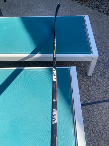 Pro Stock Intermediate Bauer Vapor Hyperlite Left Hand Hockey Stick P28 55 Flex
