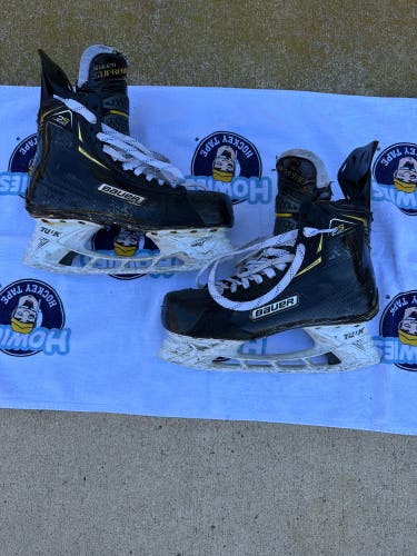 Bauer Supreme 2S Pro Hockey Skates 10 (Used)