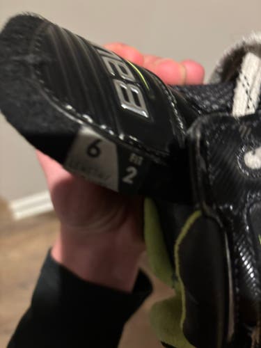 2024 Bauer Pro Hockey Goalie Skates Regular Width 6 (Used)