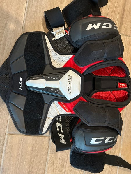 Men's Small Senior CCM Ft4 Shoulder Pads (Used)