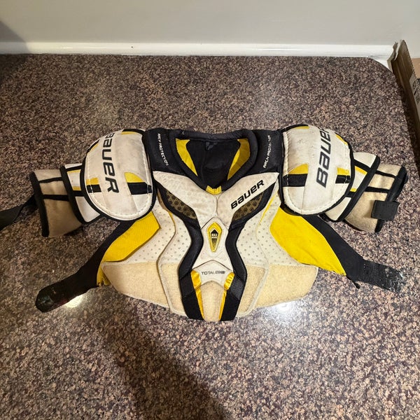 Men's Large Senior Bauer Supreme Total One Shoulder Pads (Used)
