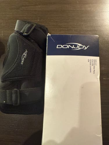 Donjoy Tru Pull Lite Left knee brace Large 2 pack
