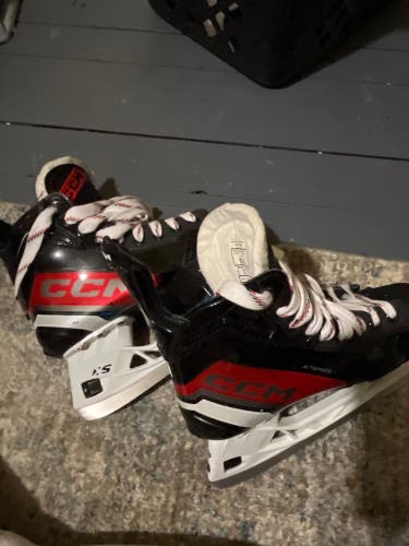 2023 CCM JetSpeed FT670 Hockey Skates Regular Width Size 5.5 (Used)