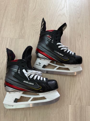 2019 Bauer Vapor 2X Pro Hockey Skates Regular Width Pro Stock 9 (Used)