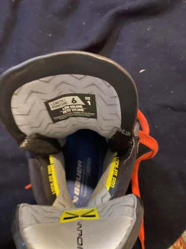 2025 Bauer Vapor Hyperlite 2 Hockey Skates 6 (New)