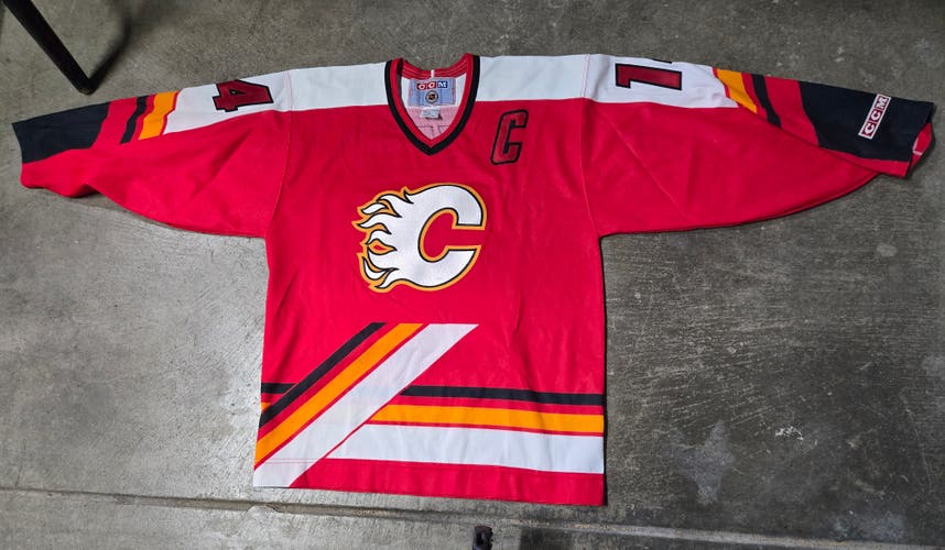 Calgary Theo Fleury Large CCM Jersey (Used)