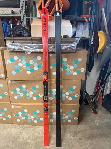 Atomic Redster SG 200 cm Racing Skis With Bindings Max Din 16 (Used)