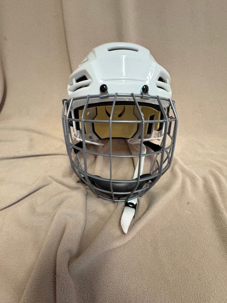 Large adult hockey Helmet (Used)